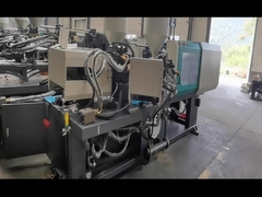 Automatische Kunststoffspritzgießmaschine mit Infrarotheizungssystem