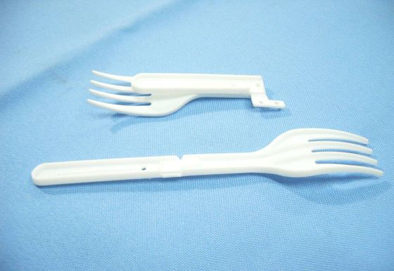 Faltende PlastikSpannkraft der Gabel-energiesparende Spritzen-Maschinen-1800KN